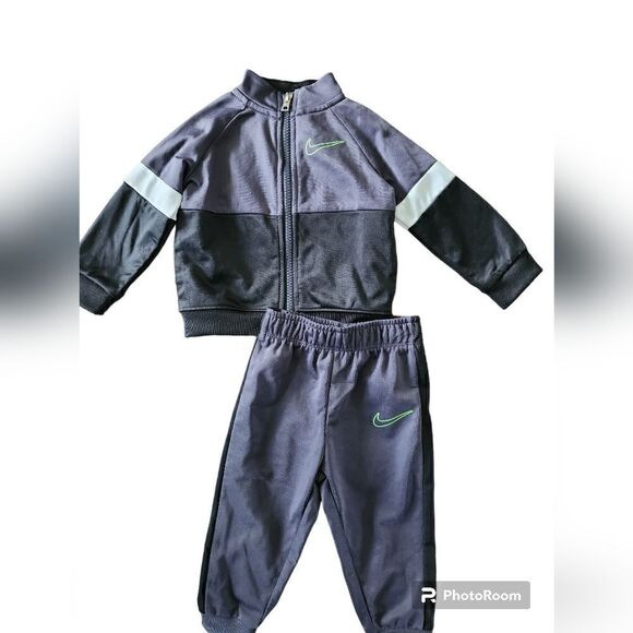 Nike Infant full zip track suit Set - Picture 4 of 8
